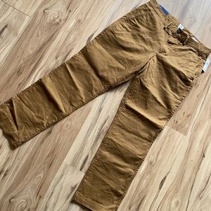 Men’s GAP khaki straight leg pants 31 x 30.